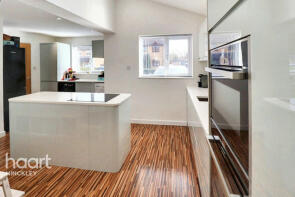 12, Cadle Close, Leicester LE9 4HD