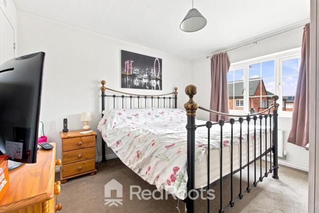 4 bed Detached for sale Image 9