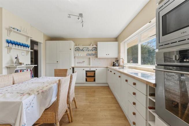 Kitchen/Breakfast Room