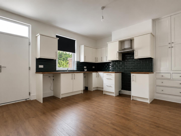 2 bed House to rent Image 4