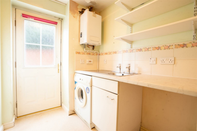 4 bed Detached for sale Image 10