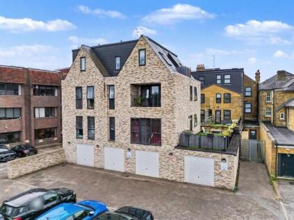 High Street, Walton On Thames, KT12