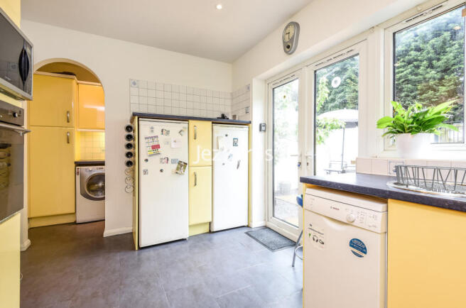 Uxbridge Road, Feltham, TW13