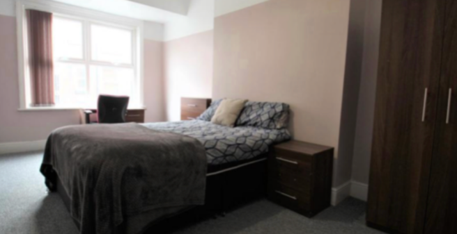 7 bed House to rent Image 6