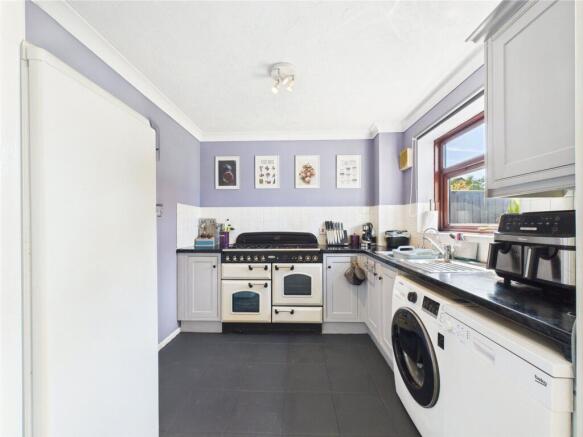 Foxglove Close, Christchurch, Dorset, BH23 photo 4