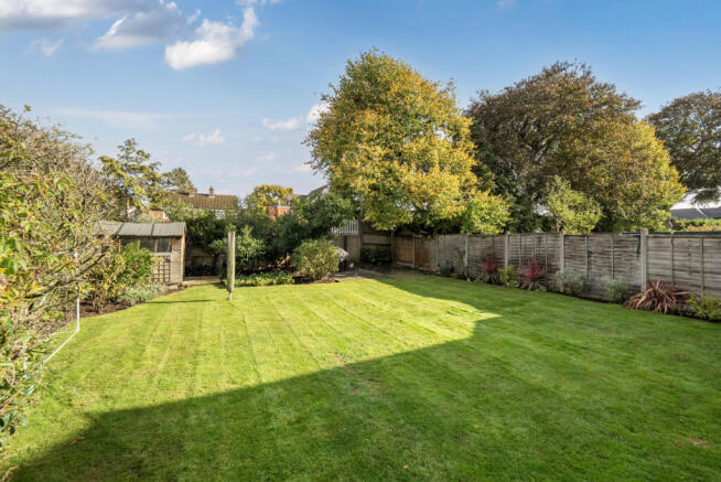 1368901-4-68f75d9...