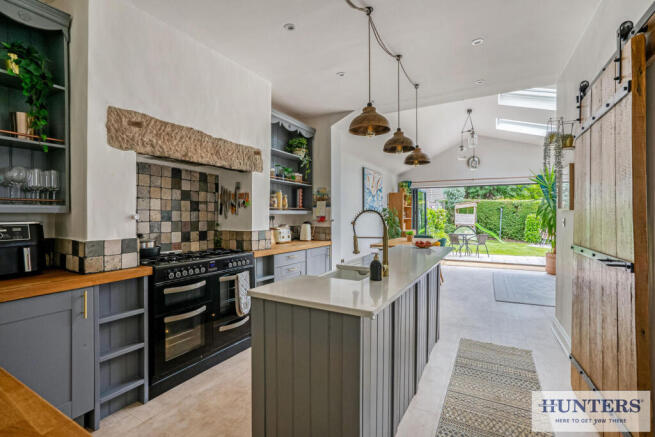3 bed Semi-Detached to rent Image 8