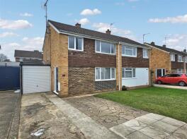 54, Insley Gardens, Gloucester GL3 3AY