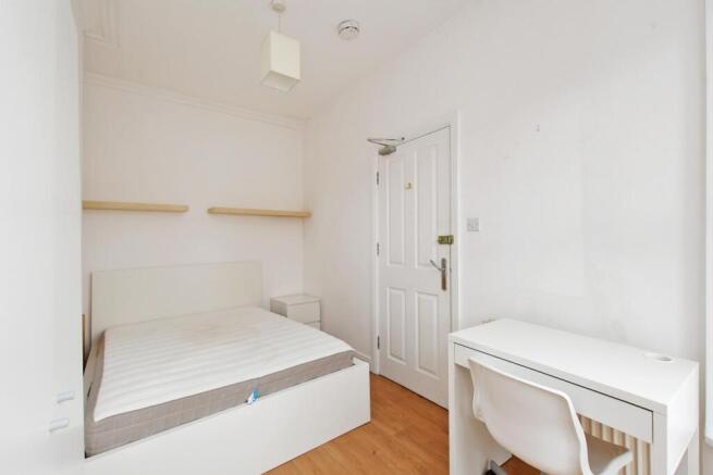 5 bed House to rent Image 9