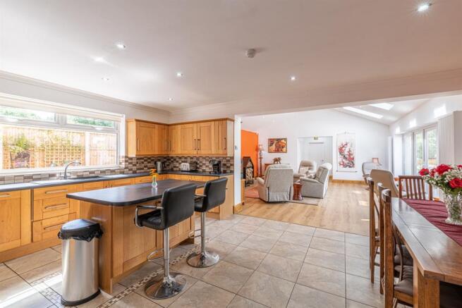 Kitchen/Dining Room