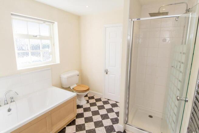 En-Suite Bathroom