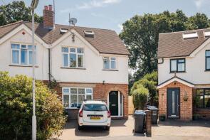 20, Knole Grove, East Grinstead RH19 2AL