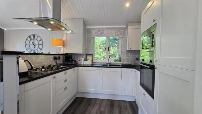 Fallbarrow Holiday Park, Rayrigg Road, Windermere, LA23 3DL photo 5