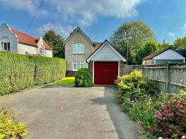 Chilcotts, Whitemans Green, Cuckfield RH17 5BZ