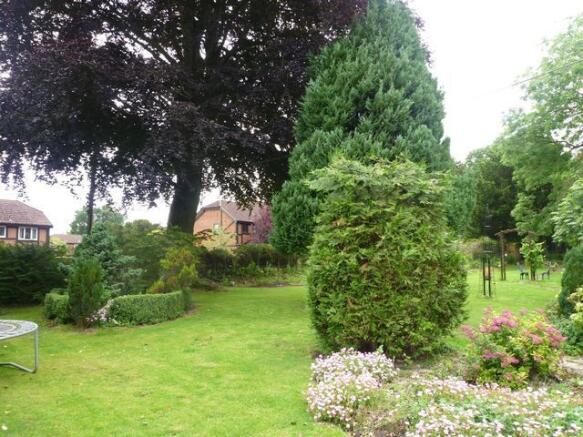 FRONT GARDEN