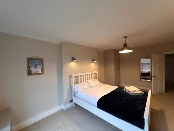 2 bed Apartment for sale Image 8
