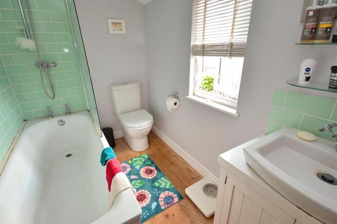 Bathroom.jpg