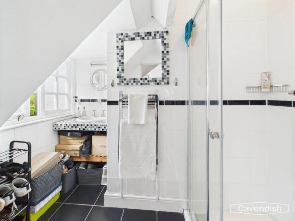 EN-SUITE SHOWER ROOM