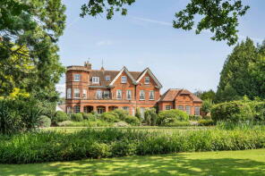 8, Summersbury Hall, Summersbury Drive, Guildford GU4 8JJ