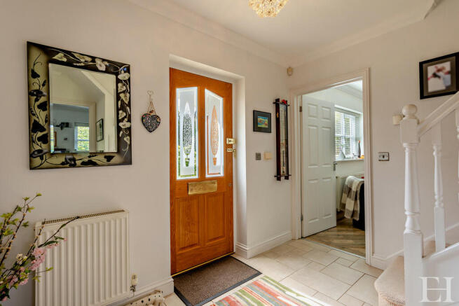 8574160-interiorW...