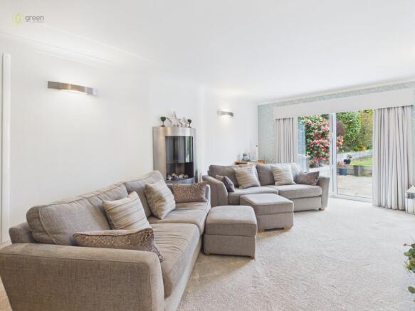 cam05459g0pr0149still045