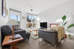 7, 6 Braithwaite House, Troubridge Square, London E17 3GR