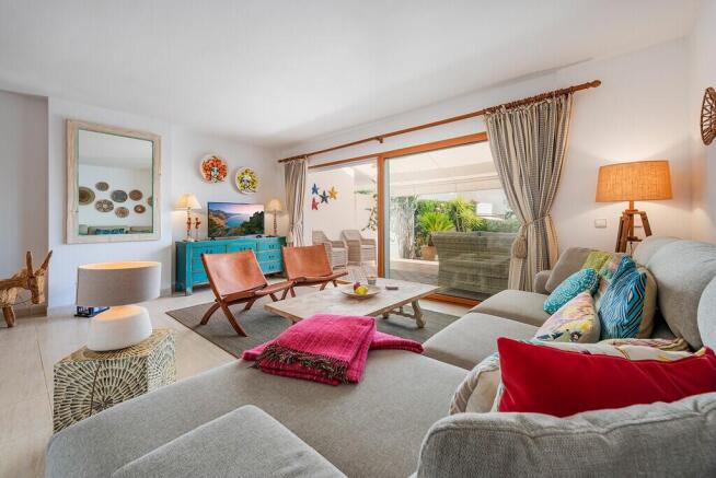 Living Room (1)