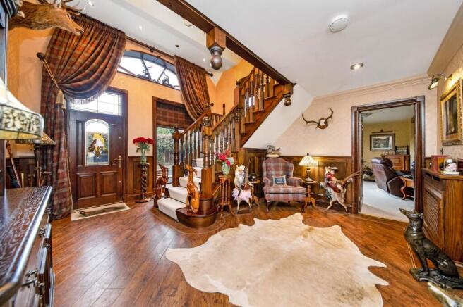 6 bed Detached for sale Image 6