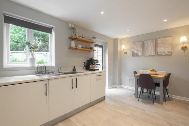 3 bed Terraced for sale Image 3