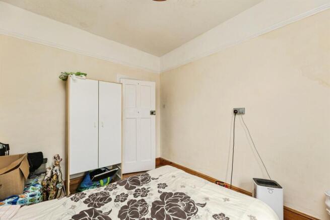 5 bed Detached Bungalow for sale Image 11