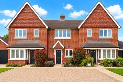 Skylark Place, Badshot Lea, Farnham, Surrey, GU9