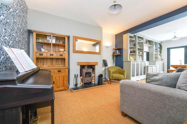 Lounge/Dining Room