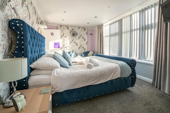16 bed Detached for sale Image 4