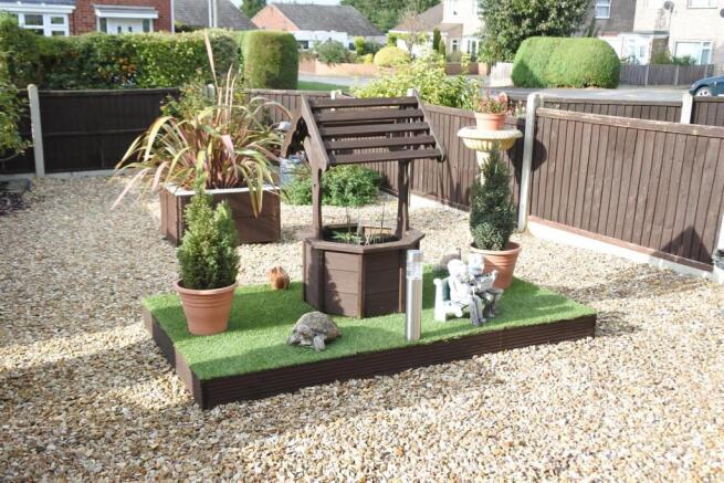 FRONT GARDEN