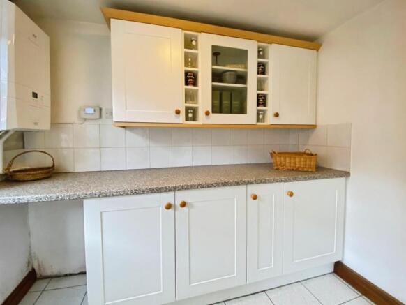 3 bed Semi-Detached for sale Image 6