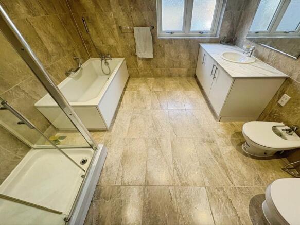 3 bed Bungalow to rent Image 5