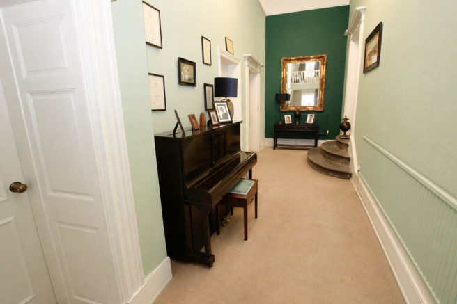 4 bed Character Property for sale Image 10