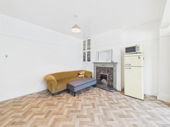 3 bed Semi-Detached Bungalow for sale Image 4