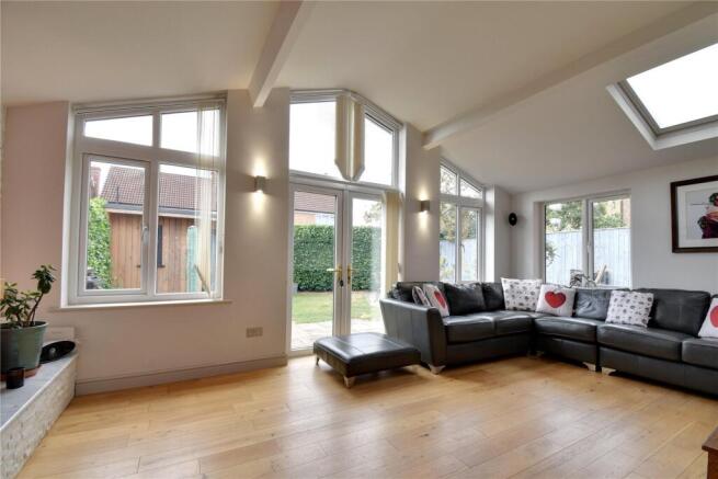 4 bed Detached for sale Image 4