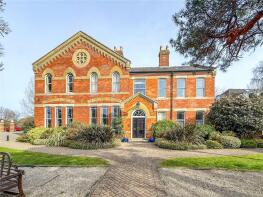 Flat 5, Bailey Hall, Dragoon Way, Christchurch BH23 2TY