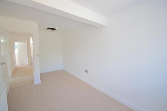 Bed 3 / Dining