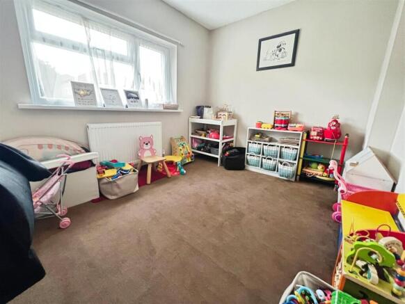 3 bed Semi-Detached for sale Image 12