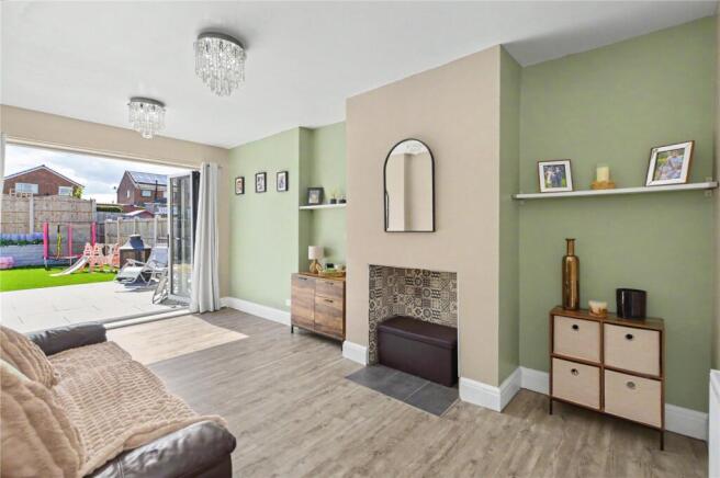 5 bed Semi-Detached for sale Image 11