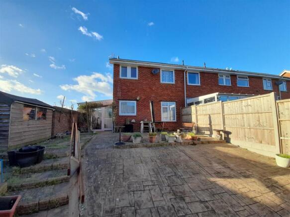 Rear garden 1.jpg