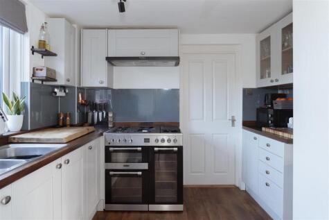 New Causeway, Reigate