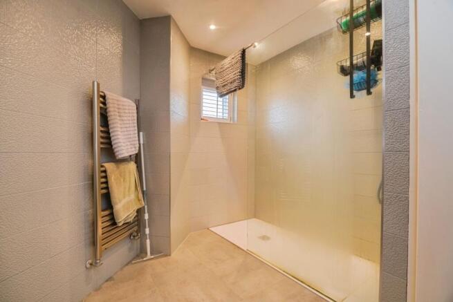 3 bed Terraced for sale Image 12