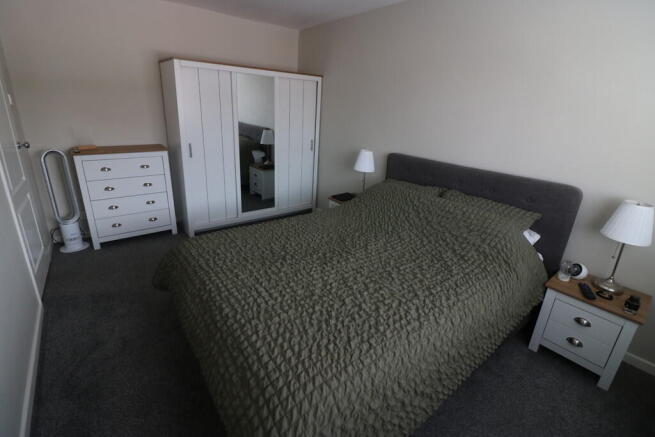 3 bed Semi-Detached to rent Image 7