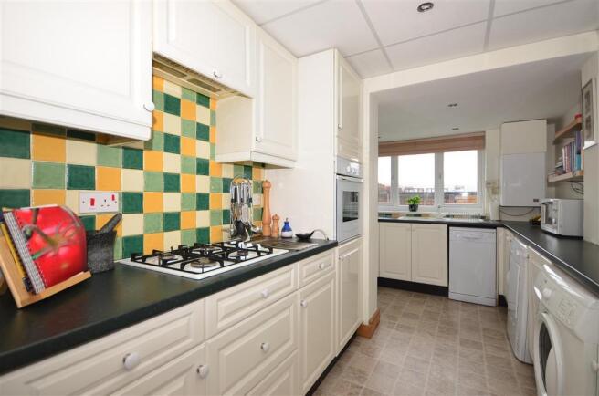 Kitchen/Breakfast Area