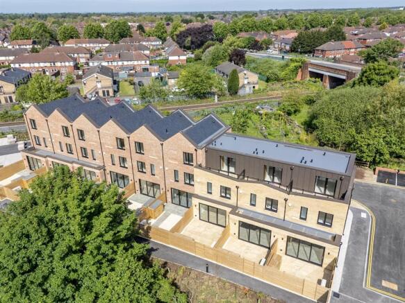3 bed Town House for sale Image 12