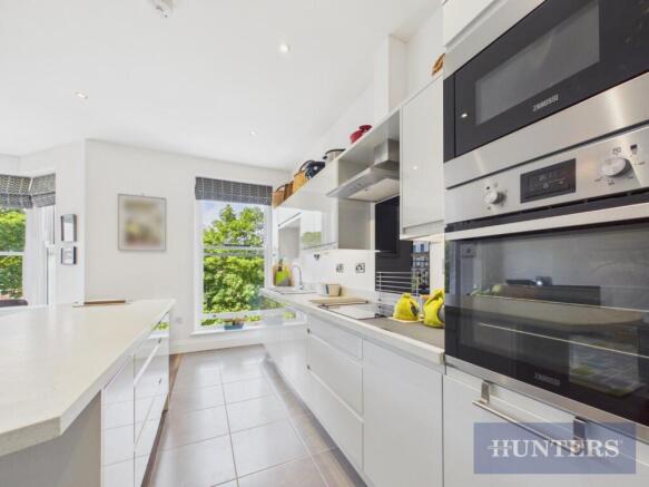 2 bed Apartment for sale Image 6
